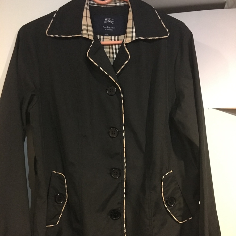 Women Burberry trench coat